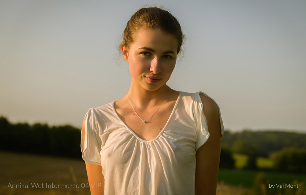 Annika_WetIntermezzo-04 Annika im feuchten Jersey Top, etwas provokant, aber wunderschön und ästhetisch